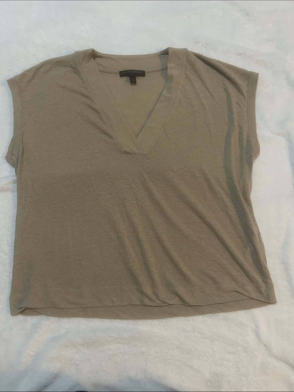 Banana Republic Women’s Top V-Neck Cap Sleeve Tee Beige Size Medium
